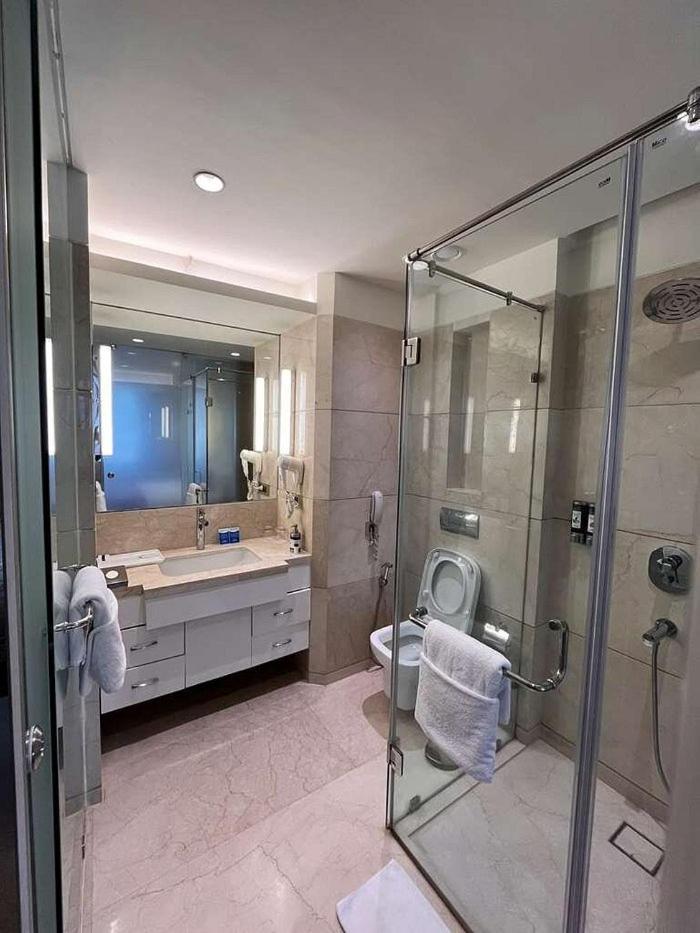 เดอะ มิวส์ สโรวร ปอร์ติโก- กาปาศิระ Hotel เดลี ภายนอก รูปภาพ