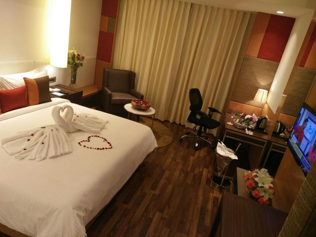เดอะ มิวส์ สโรวร ปอร์ติโก- กาปาศิระ Hotel เดลี ภายนอก รูปภาพ