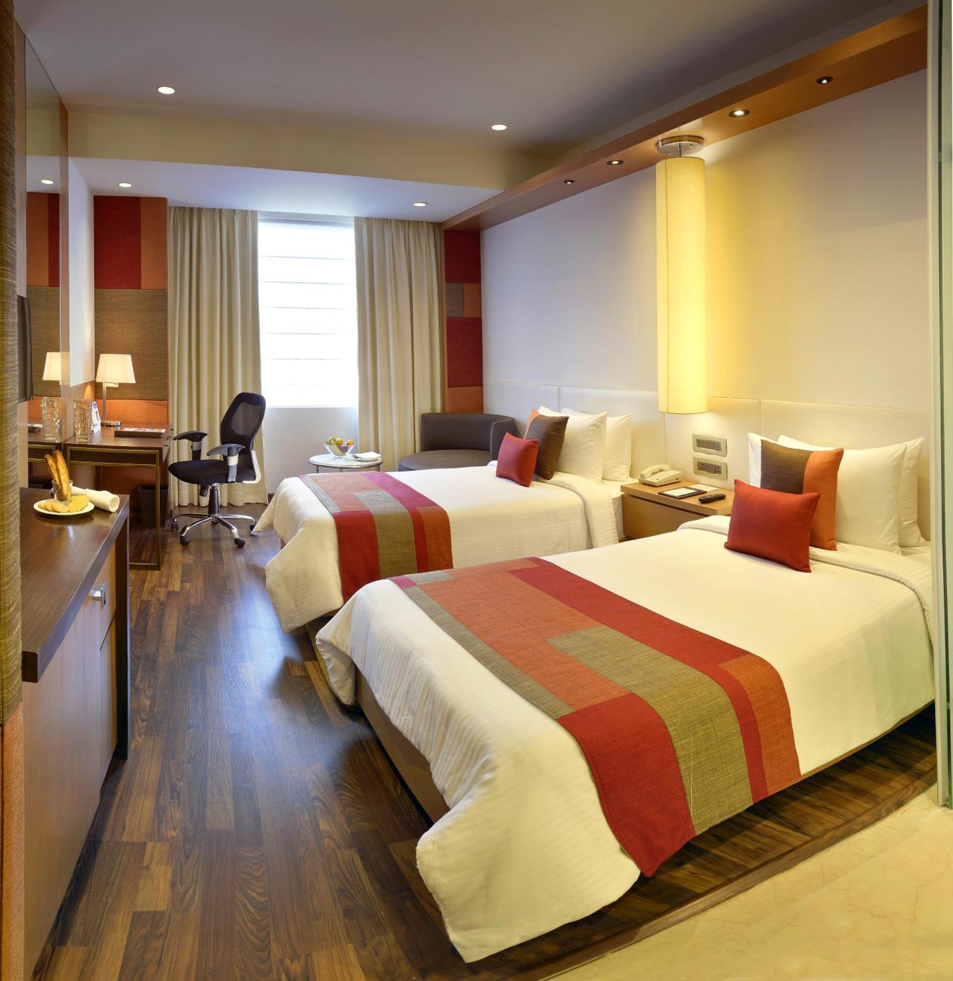 เดอะ มิวส์ สโรวร ปอร์ติโก- กาปาศิระ Hotel เดลี ภายนอก รูปภาพ
