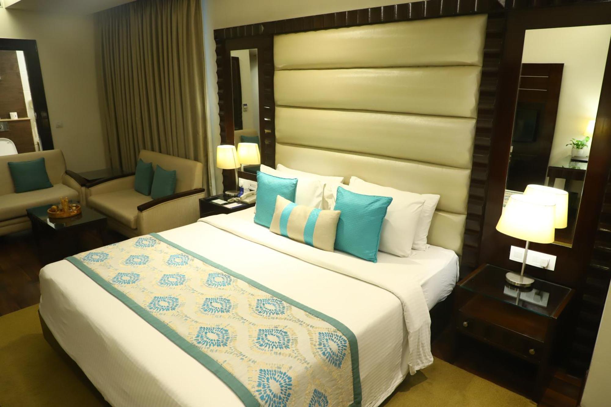 เดอะ มิวส์ สโรวร ปอร์ติโก- กาปาศิระ Hotel เดลี ภายนอก รูปภาพ