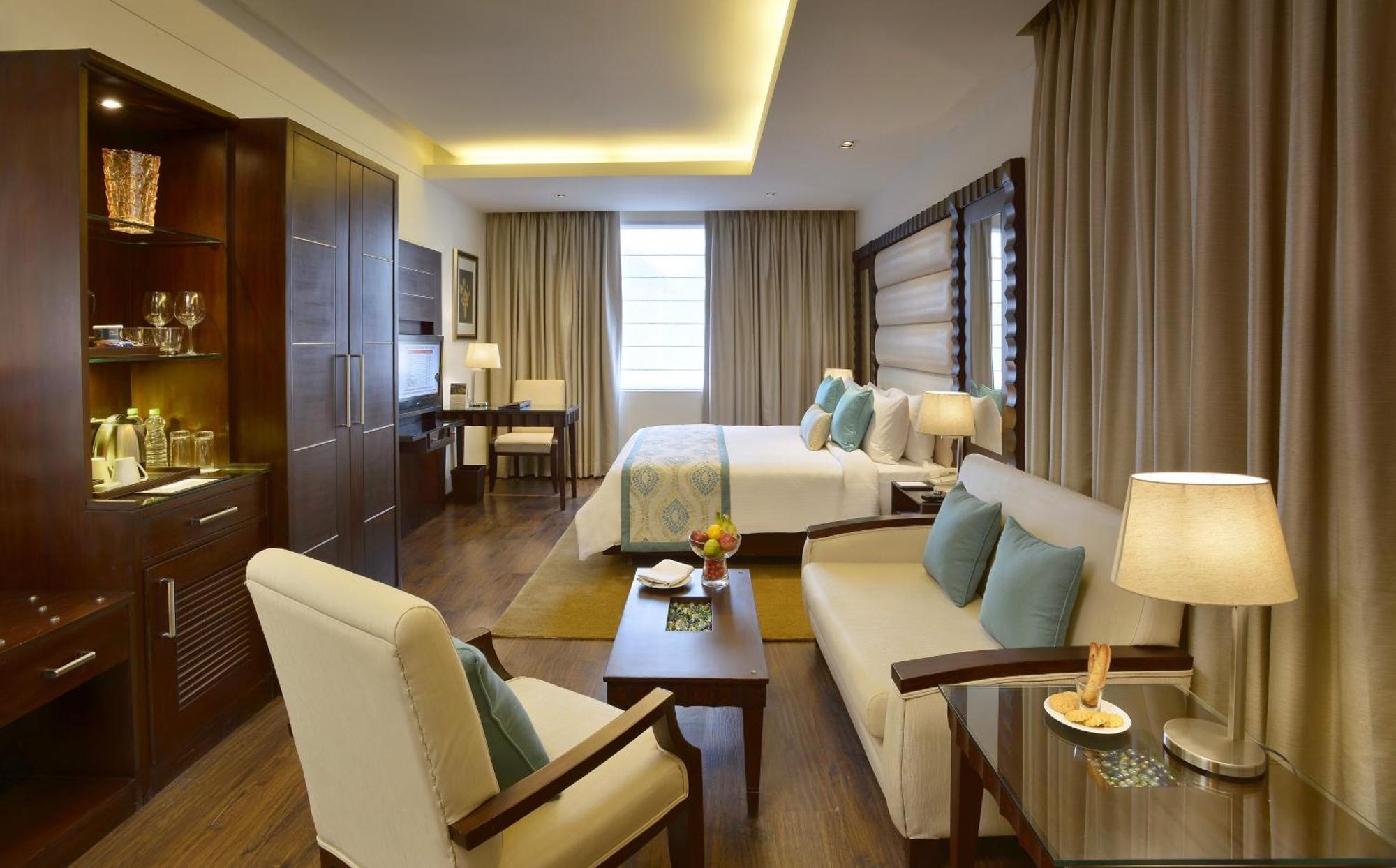 เดอะ มิวส์ สโรวร ปอร์ติโก- กาปาศิระ Hotel เดลี ภายนอก รูปภาพ