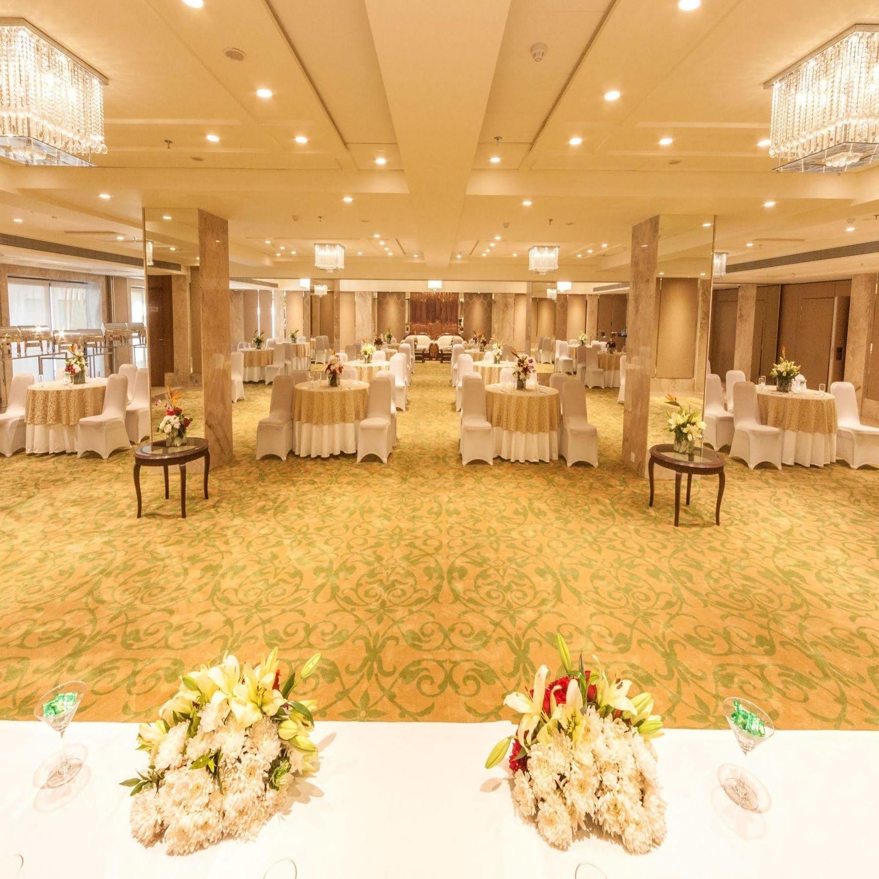 เดอะ มิวส์ สโรวร ปอร์ติโก- กาปาศิระ Hotel เดลี ภายนอก รูปภาพ