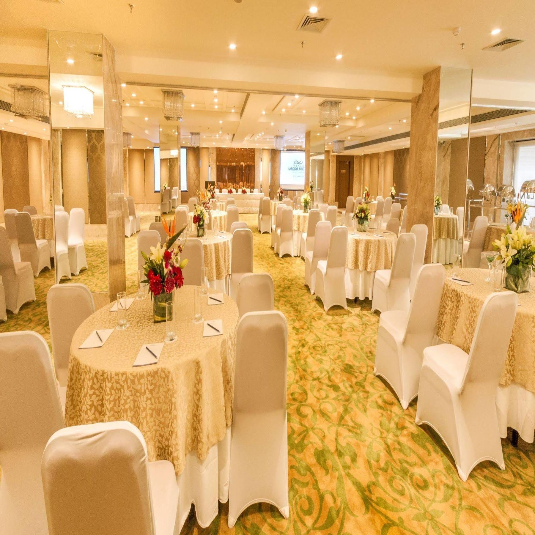 เดอะ มิวส์ สโรวร ปอร์ติโก- กาปาศิระ Hotel เดลี ภายนอก รูปภาพ